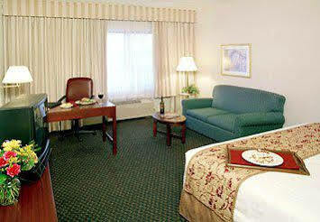 Courtyard Boston Woburn/boston North 3*